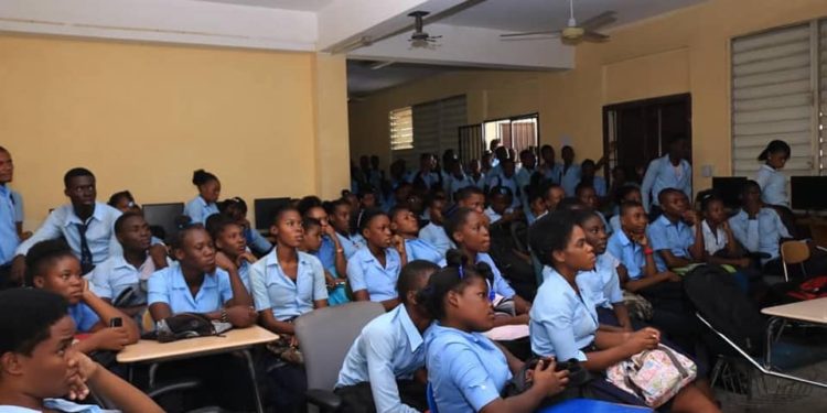 Priorité santé : RFI en Haïti pour diffuser des émissions sur la situation sanitaire du pays