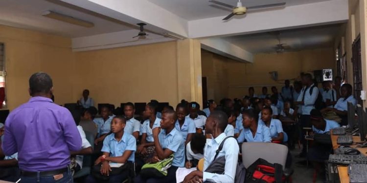 Priorité santé : RFI en Haïti pour diffuser des émissions sur la situation sanitaire du pays