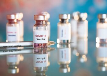 Vaccin anti COVID et intox : réponse d’un médecin-religieux