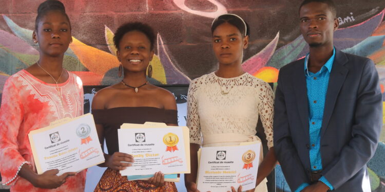 Bel instant du RHJS aux Cayes en humour et en poésie