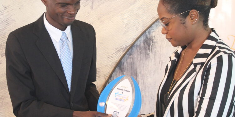 Cérémonie de remise du Prix Dr Odilet Lespérance, concours national de reportage sur la santé