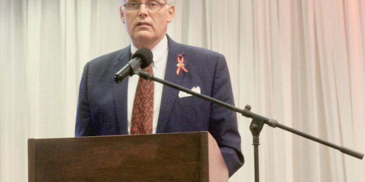 Le Chargé d’Affaires, a.i. Eric William Stromayer à la commémoration mondiale du SIDA 2023