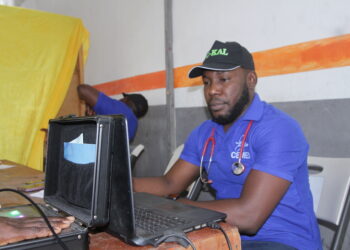 Yon tren laswenyaj pou klotire ane 2023 a