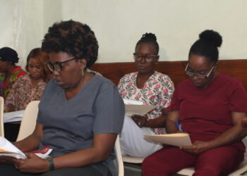 Jounen kolèk done Konesans Fanmi avèk doktè yo, mis yo nan Lopital Lapè