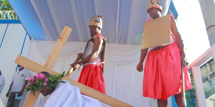 La passion du Christ en grandeur nature à Port-au-Prince