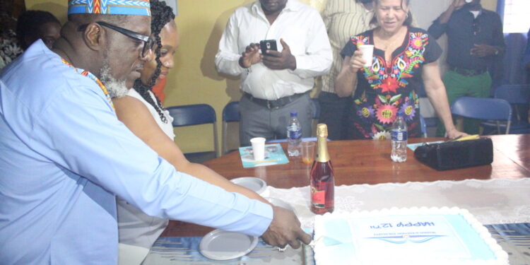 Douze printemps pour une floraison de la Maison d’édition Toussaint