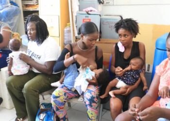 Visite au centre de vaccination de l’Hôpital Saint Antoine