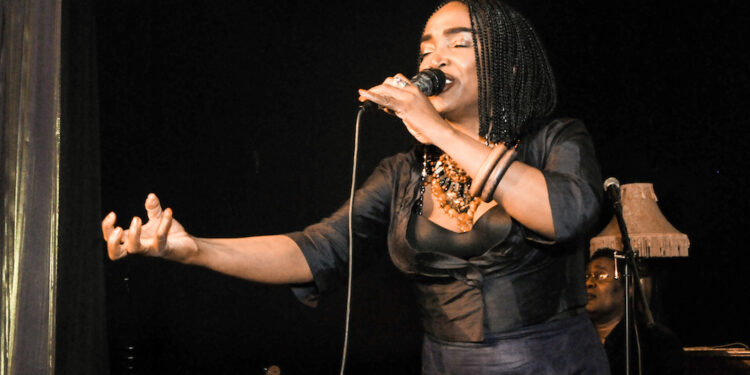La chanteuse Emeline Michel au cœur d’un discours moralisateur à l’église Salvation Church of God de New-York