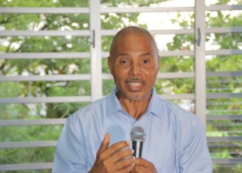 Claude Bernard Sérant, un écrivain-journaliste aux multiples chapeaux