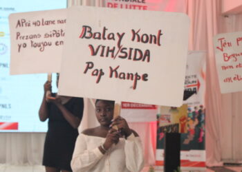 Les déterminants de la santé dans les slogans et les pancartes à la Journée mondiale du Sida en Haïti