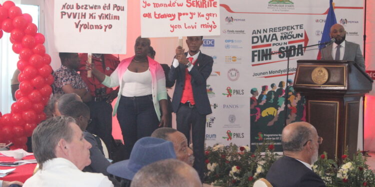 Les déterminants de la santé dans les slogans et les pancartes à la Journée mondiale du Sida en Haïti