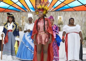 « Femmes-Soleils », la pièce de Florence Jean Louis Dupuy jouée pour un public d’écoliers