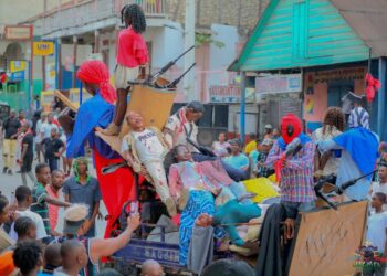 Pour l’éclat des couleurs et l’ombre de la réalité des grandes réjouissances populaires