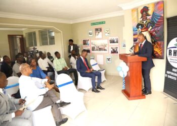 Claude Bernard Sérant dans la peau du secrétaire général du RHJS