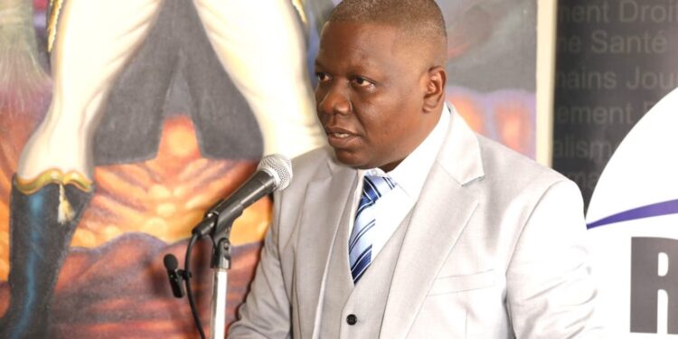 Le ton de Louiny Fontal, secrétaire général sortant, à la cérémonie d’installation du nouveau comité directeur du RHJS