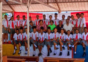 À Petit-Goâve, Daana Sthernith Eldimé et Kervens Brice mettent en lumière l’importance de l’éducation des filles