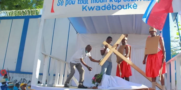 Dieu est mort, Haïti saigne encore