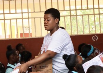 200 kits de produits hygiéniques distribués aux élèves du Lycée Marie-Jeanne