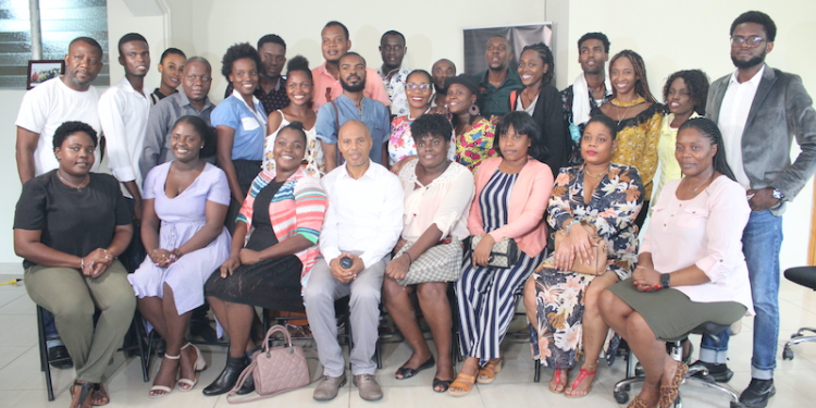 Les voix qui éclairent les douze ans du RHJS