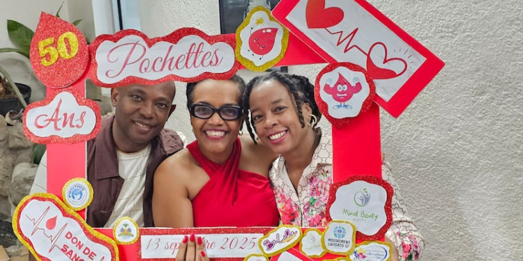 Pour ses cinquante ans, Kettia Dodin offre cinquante pochettes de sang 