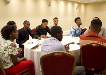 À hauteur d’espoir : trois étudiants haïtiens rêvent d’un pouvoir public au service du sens et de l’avenir